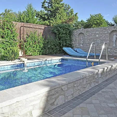 Villa Luxurious In Aix En Provence With Jacuzzi *