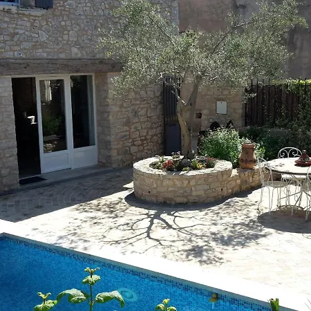 Luxurious In Aix En Provence With Jacuzzi Venelles